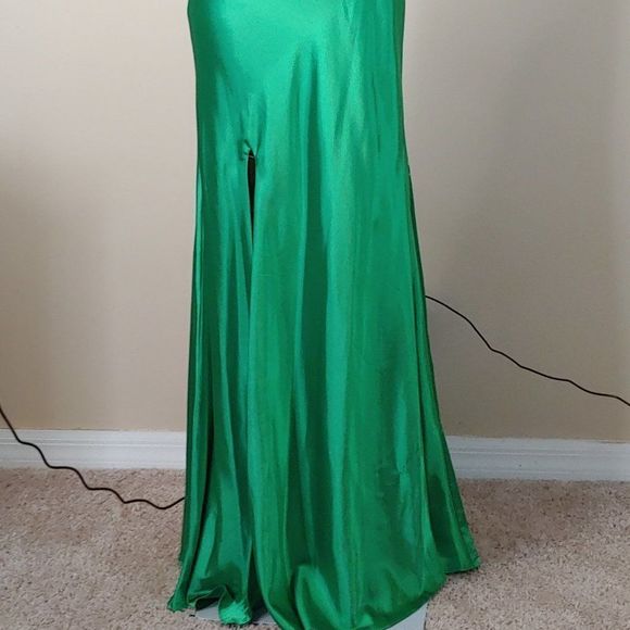 NWT Beautiful Sexy Long Gown by Christopher Henry - Picture 6 of 6